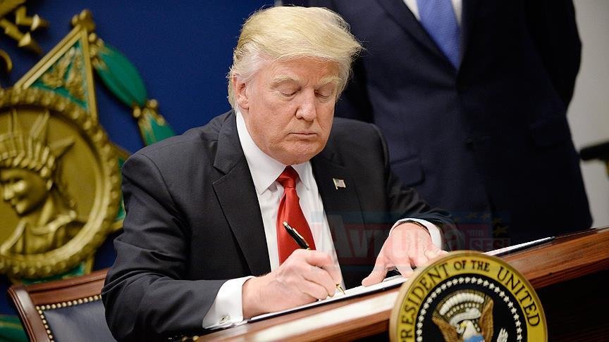 Trump ABD'de 'ulusal acil durum ilan eden Başkanlık bildirgesini imzaladı