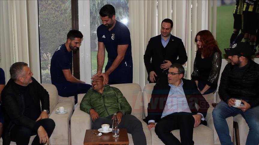 Alex de Souza, Fenerbahçe Tesisleri'ni ziyaret etti