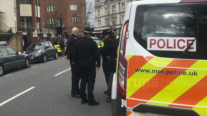 İngiltere'deki cami saldırılarında 2 kişi gözaltına alındı