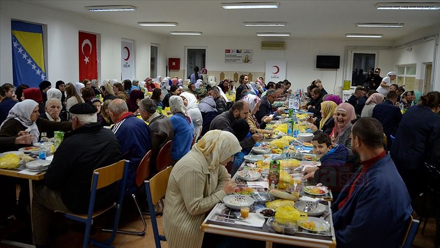 Türk Kızılay Srebrenitsa'da iftar verdi