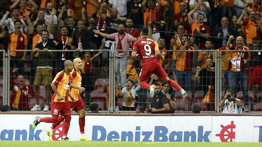 Falcao Galatasarayın yüzünü güldürdü