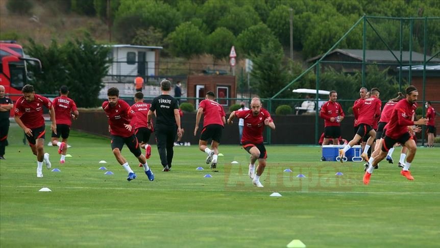 A Milli Futbol Takımı'nın Macaristan maçı hazırlıkları sürüyor