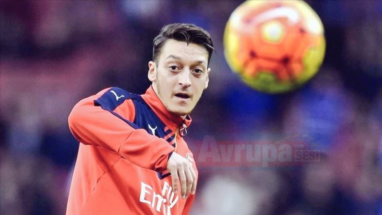 Özil’den Azerbaycan’a destek mejası