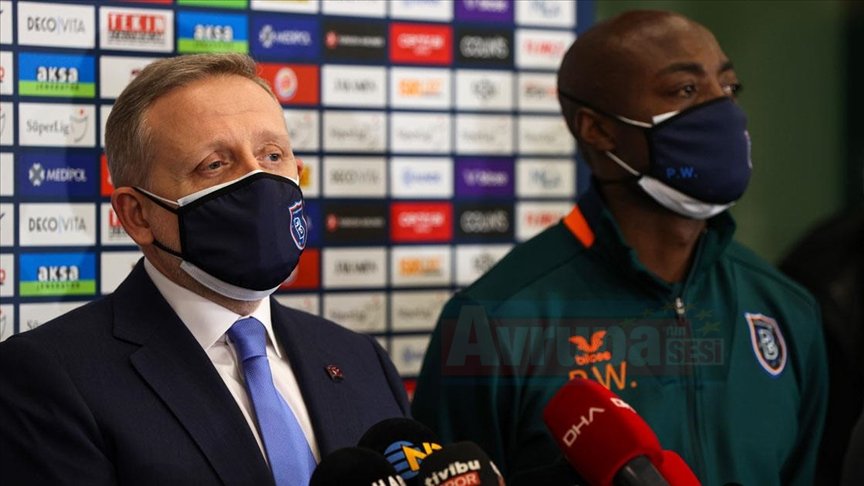 UEFA'dan Webo'ya ırkçılık yapan hakemlerin futboldan men edilmesi talep edildi