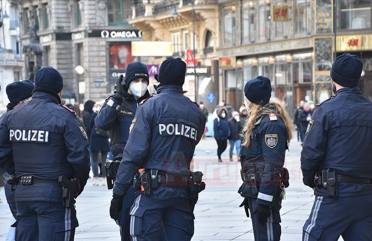 Avusturya’da hafta sonu yapılması planlanan Kovid-19 önlemleri karşıtı gösteriler yasaklandı