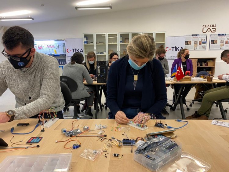 TİKA Bosna Hersek‘te Ülkenin En Donanımlı Üretim Laboratuvarını Kurdu