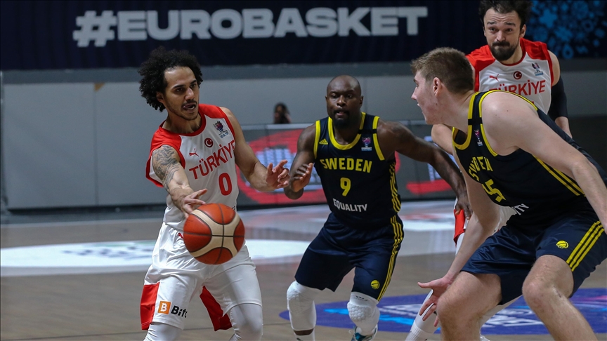  FIBA 2022'de A Milli Erkek Basketbol Takımı İsveç'i yendi