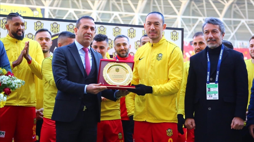 Umut Bulut, Süper Lig'de 504. maçına çıkarak tarihe geçti