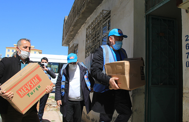 DİTİB, Kilis'te ihtiyaç sahibi yetim ve yoksul 600 aileye ramazan paketi dağıttı