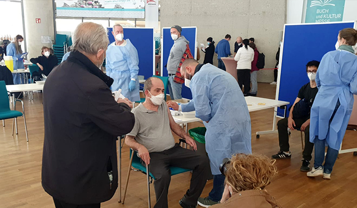 Köln DİTİB Merkez Camii'nde 1450 kişiye Kovid-19 aşısı yapıldı