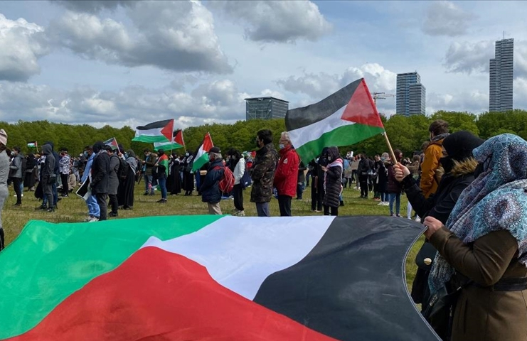  Hollanda'da İsrail'in Filistinlilere saldırıları protesto edildi
