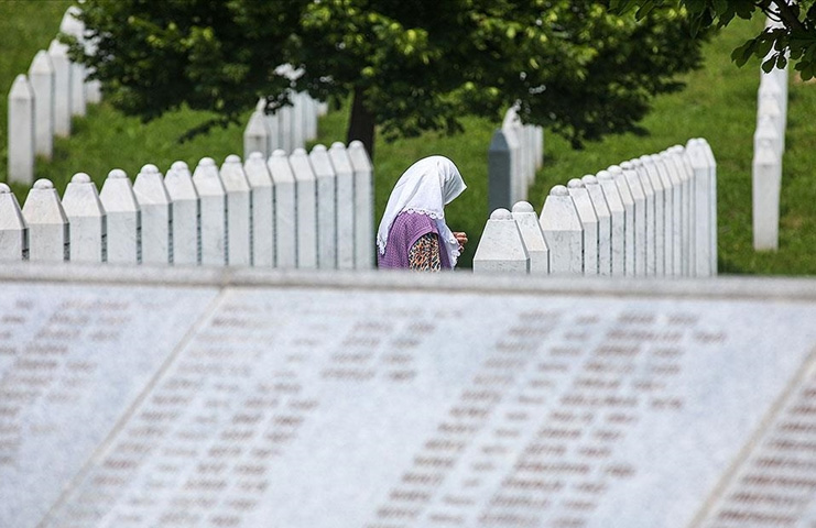 Srebrenitsa anneleri 'Bosna Kasabı' hakkındaki karar bekliyor