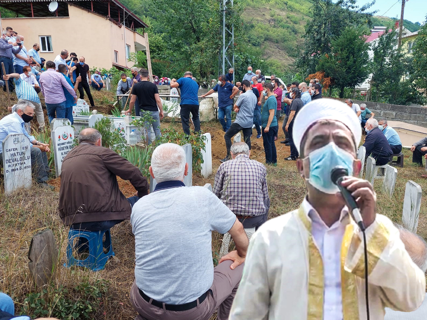 DİTİB Eyalet Birliği Başkanı Şenol İşçi memleketi Trabzon'da toprağa verildi