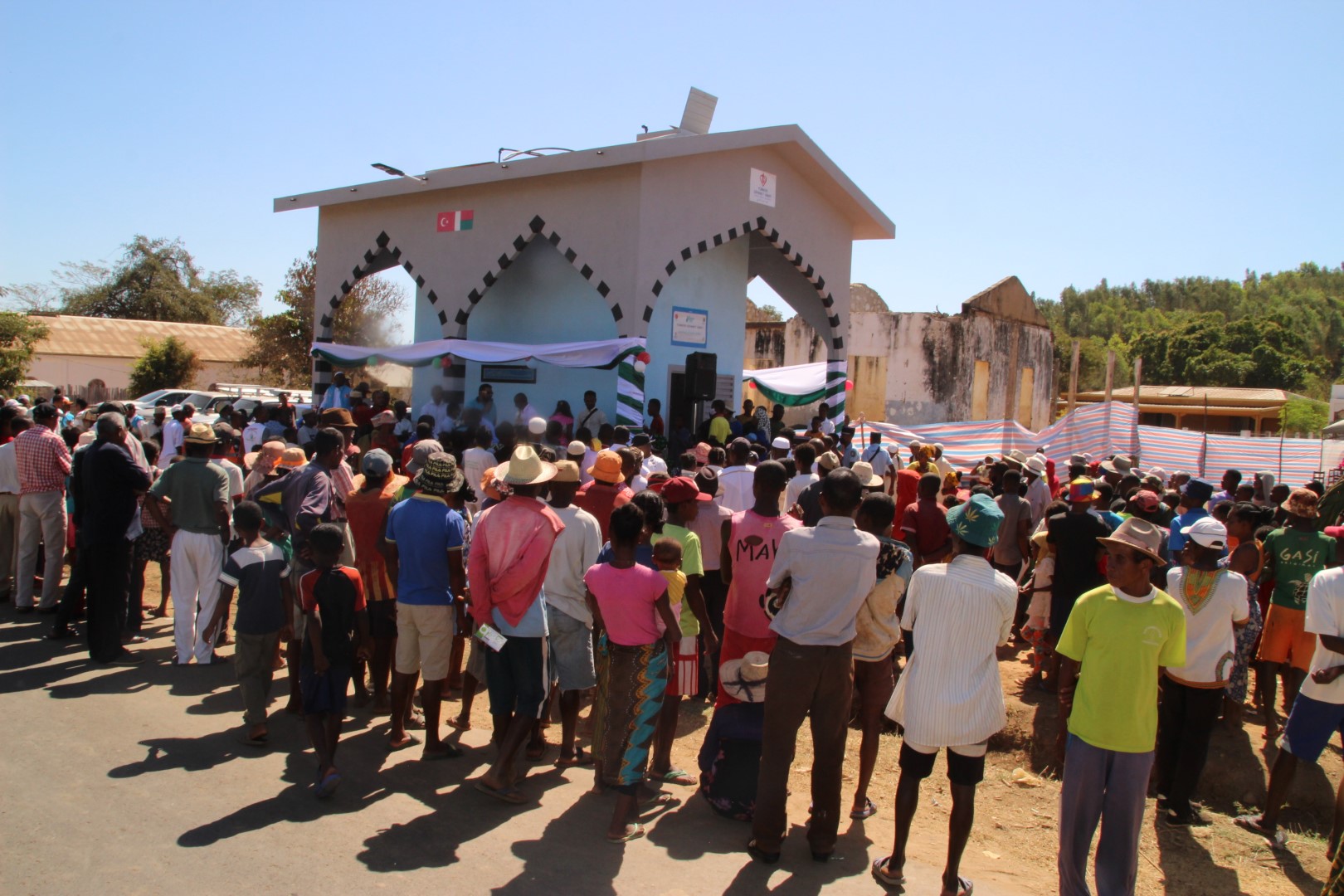 TDV Madagaskar’da açtığı su kuyusu ve vakıf çeşmesiyle bölge halkına umut oldu