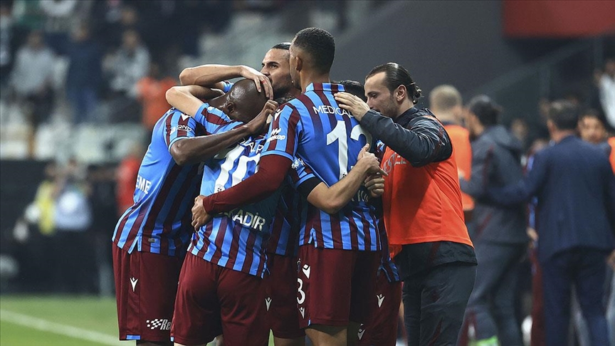Trabzonspor son dakika golüyle namağlup liderliğini sürdürdü