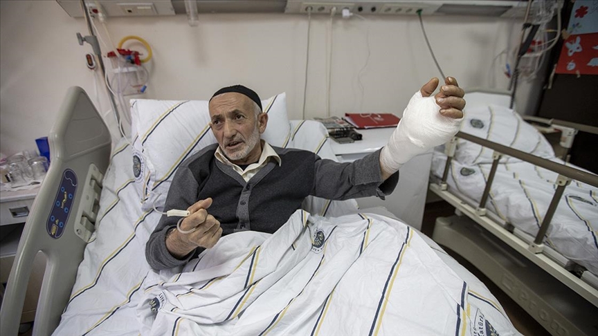Erzurum'da iş kazasında kopan eli doktorların zamanla yarışıyla yerine dikildi