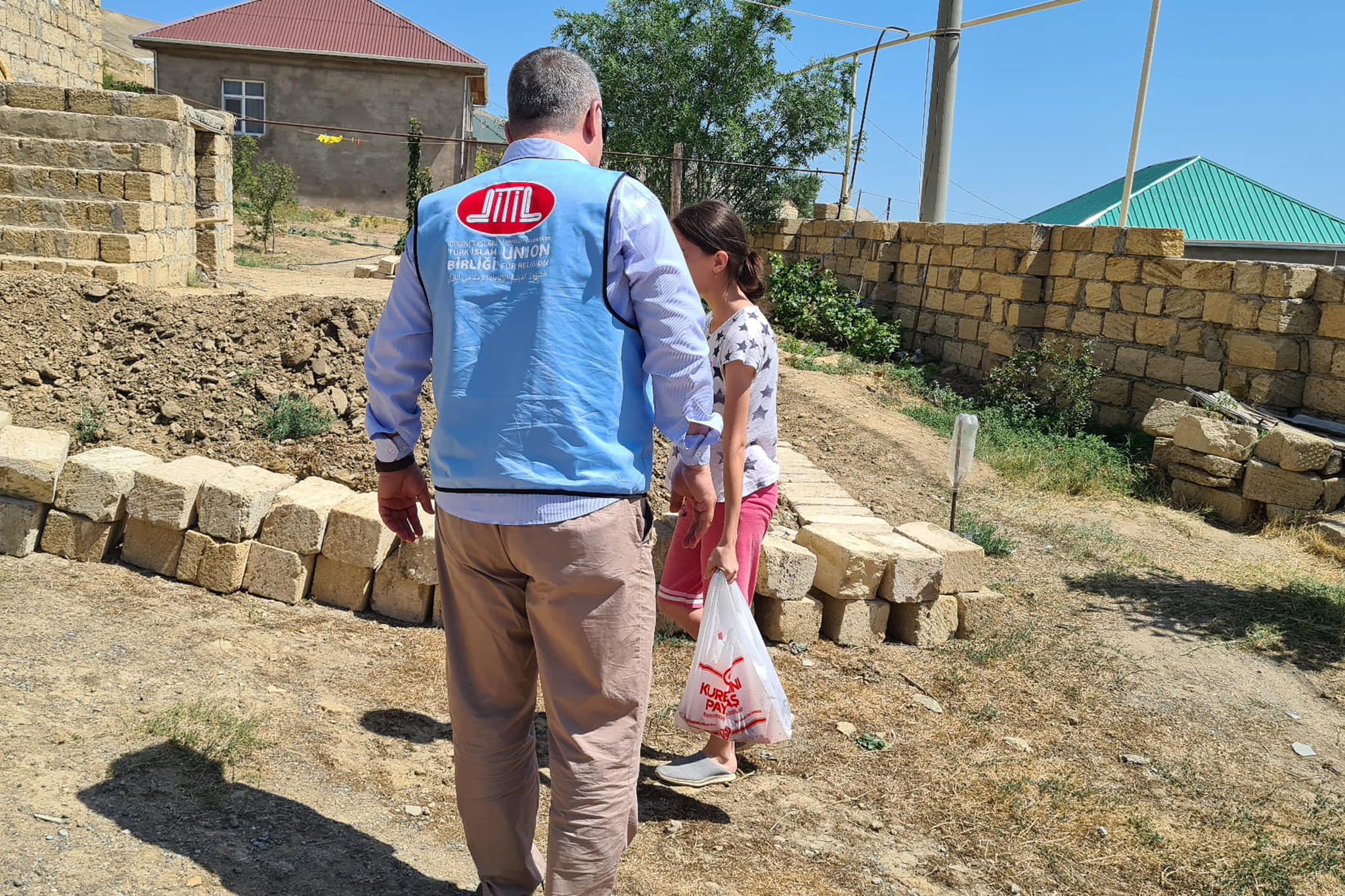 DİTİB, bağışçıların destekleriyle ihtiyaç sahiplerinin yüzünü güldürüyor