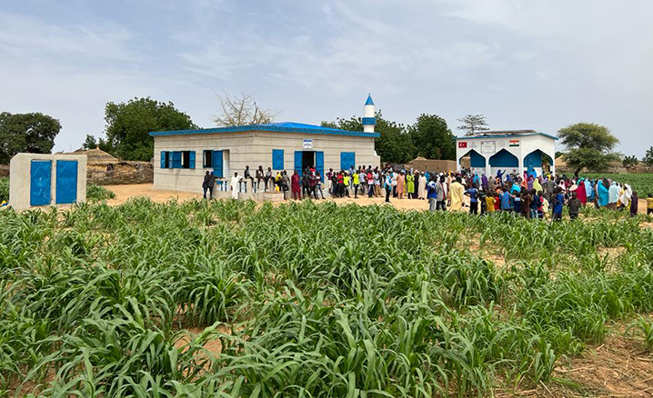 Hayırseverlerin desteğiyle Afrika'da mescit ve su kuyusu açıldı
