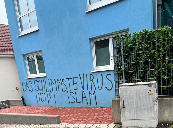 Offenburg’da camiye İslam düşmanlığı içeren çirkin saldırı