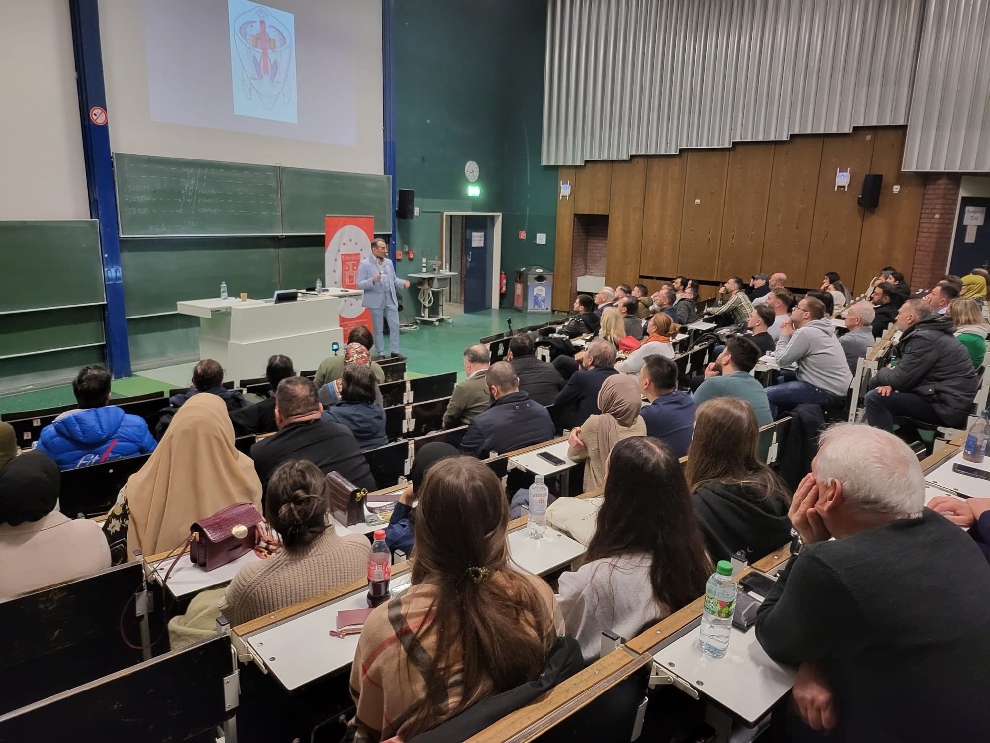 Köln’de bilimsel yönden dinde müzakere konulu konferans yapıldı