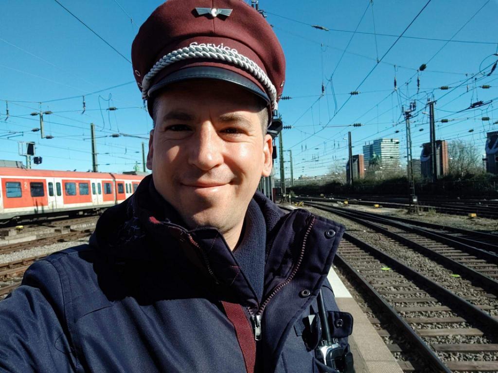 2023 Yürekli Demiryolu Ödülü'nü bu yıl Kölnlü Türk genci Tolga Özgül`e verildi