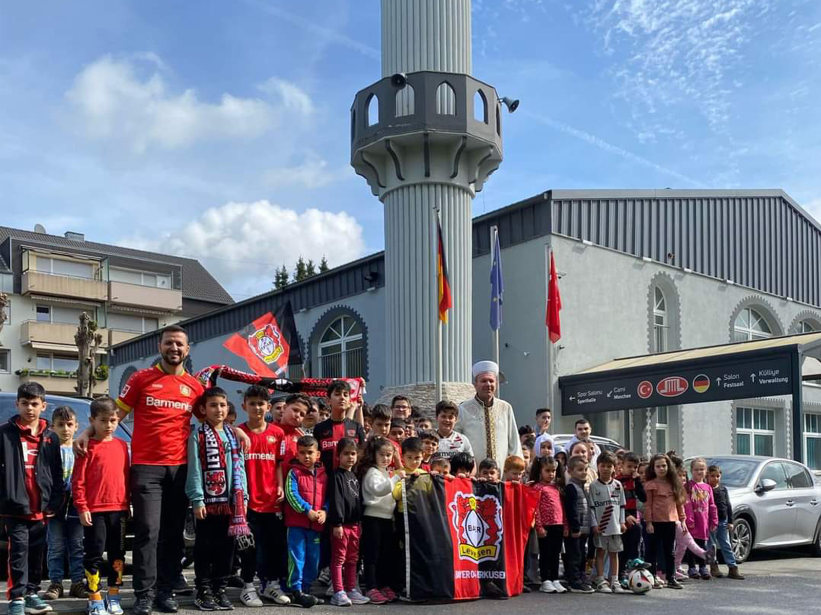 Cami avlusu, Bayer Leverkusen başarısını renklendirdi