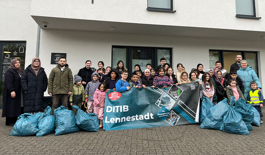 Lennestadt DİTİB Camii Kur’an kursu öğrencileri çevre temizliği yaptı