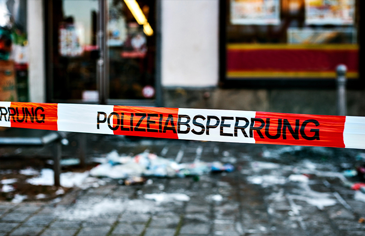 Stuttgart’ta korkutan olay: Araç kalabalığın içine girdi