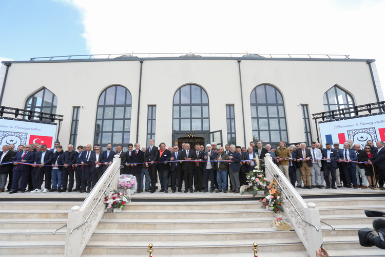 İslam kültürünün yeni adresi: Fransa’da Eyüp Sultan Camisi açıldı
