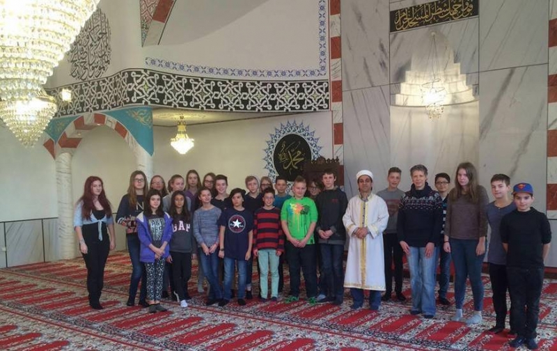 Alman öğrenciler cami ziyaret ettiler
