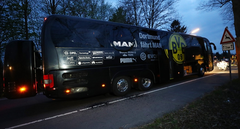 Borussia Dortmund otobüsü yakınında patlama