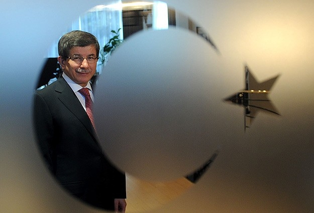 Davutoğlu'nun başbakanlığı politik istikrarın göstergesi olacak