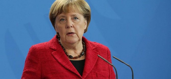 Merkel'den Türkiye'ye övgü