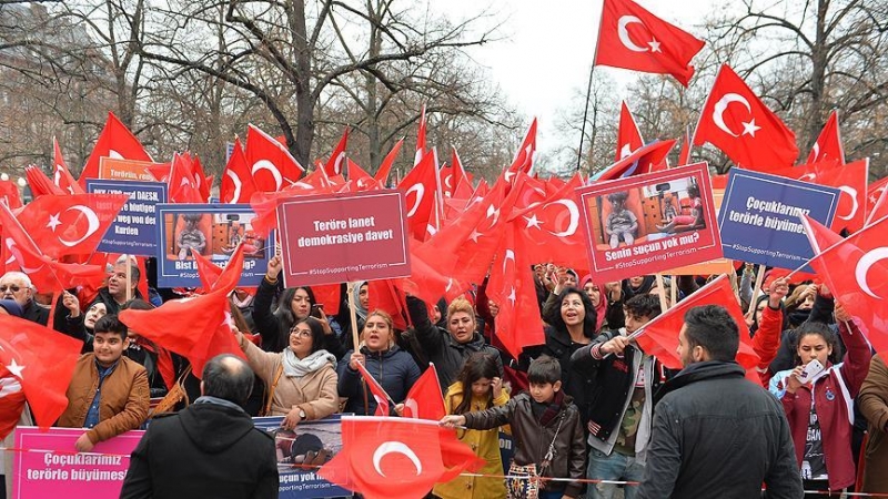 Strazburg'da Teröre Lanet, Demokrasiye Davet mitingi