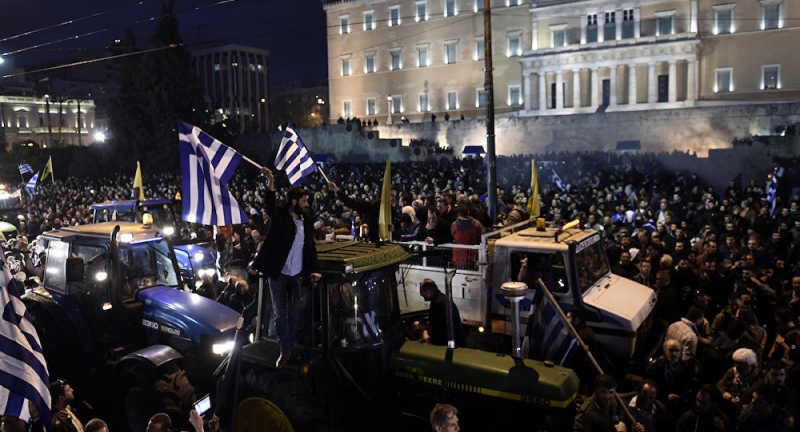 Traktörler Atina'yı işgal etti, sınırlar kapandı