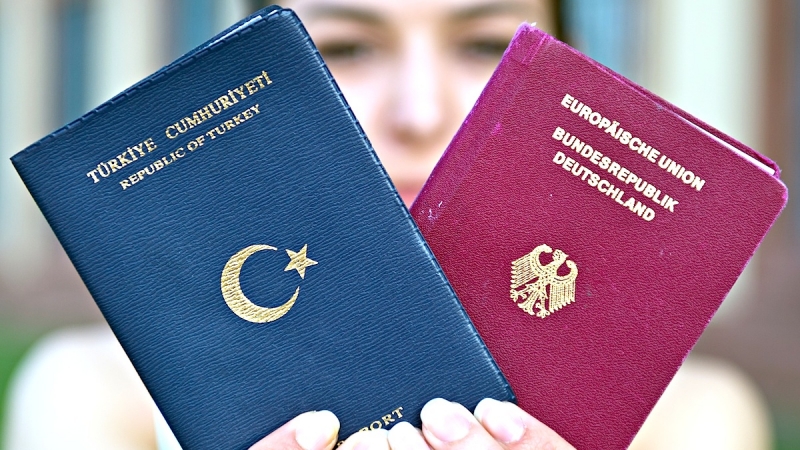 Türk gençleri artık çifte vatandaş